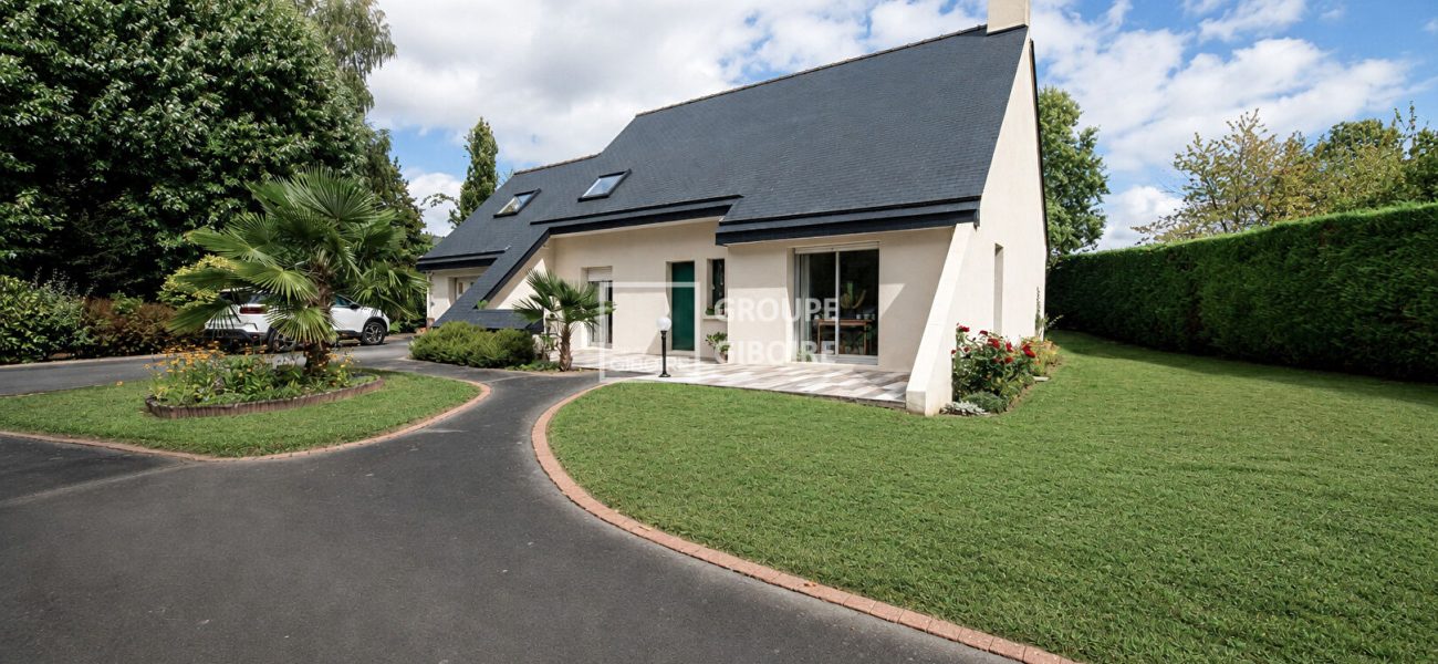 Maison T5  - LA MEZIERE (DBT26650E) - vue principale