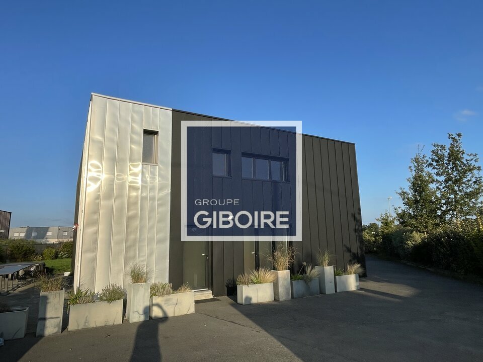 Local d'activites  - CINTRE (35.6943) - 3