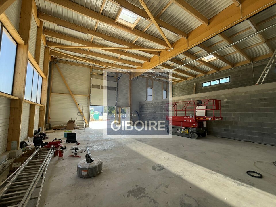 Local d'activites  - GUICHEN (35.6773) - 6