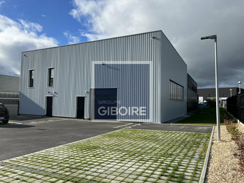 Local d'activites  - GUICHEN (35.6773) - 1