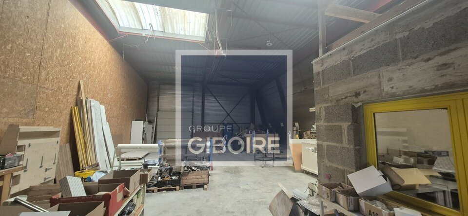 Local d'activites  - SERVON-SUR-VILAINE (35.6833) - 2