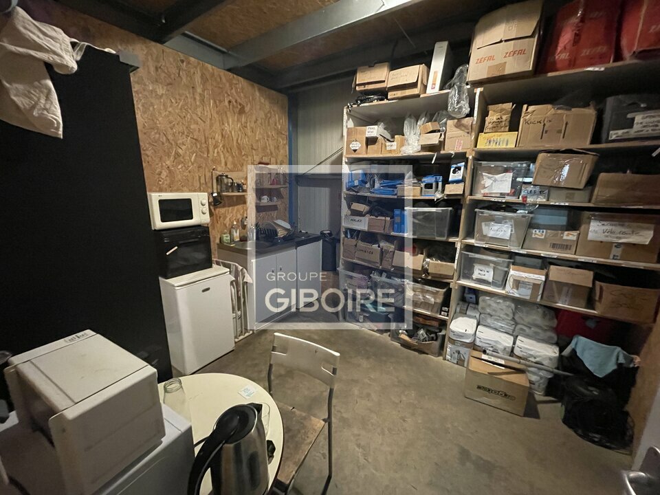 Local d'activites  - ACIGNE (35.6696) - 6