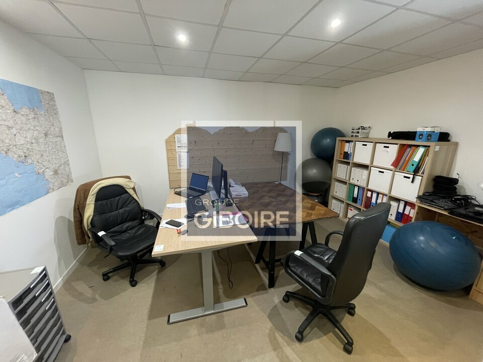 Local d'activites  - ACIGNE (35.6696) - 5