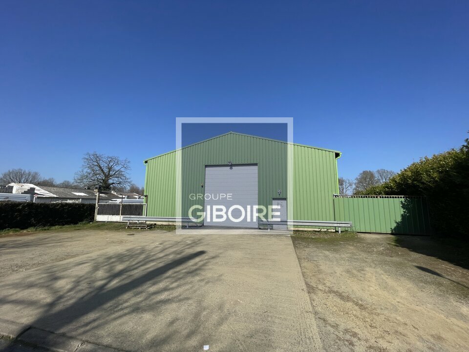 Local d'activites  - BETTON (35.6606) - 5