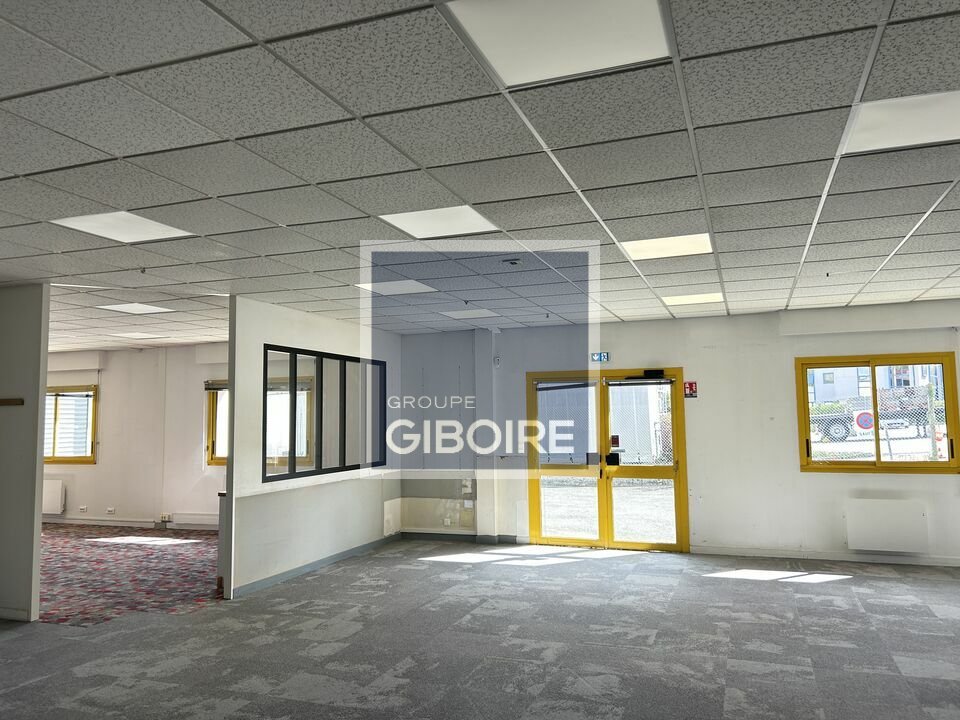 Local d'activites  - CESSON-SVIGN (35.7257) - 12