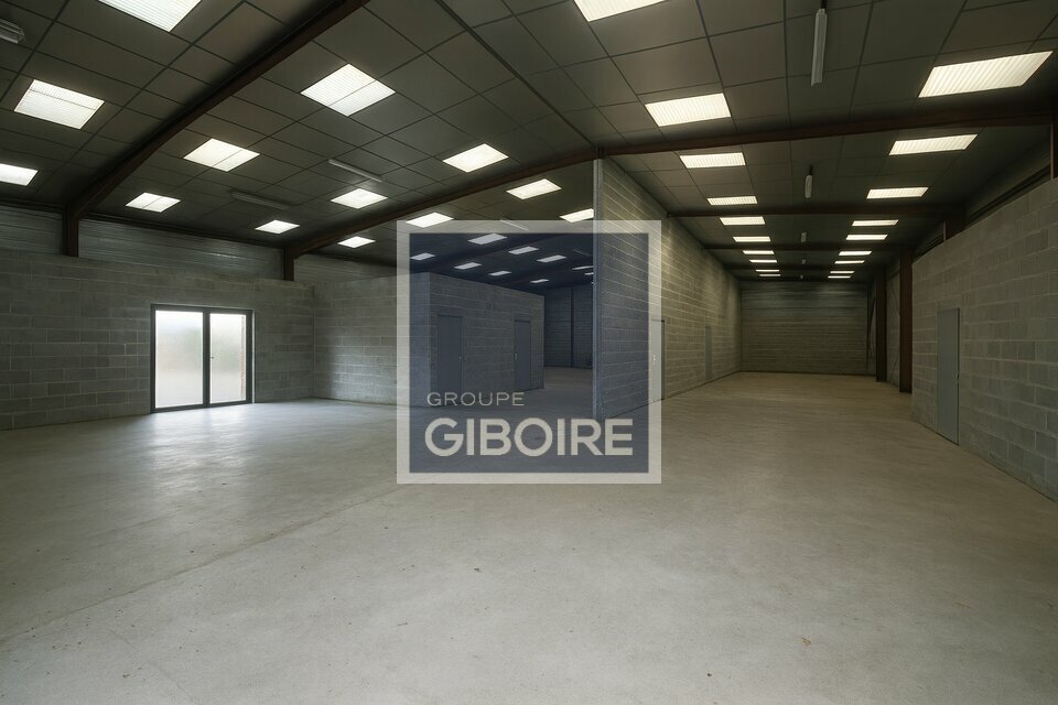 Local d'activites  - LA CHAPELLE SUR ERDRE (44.018968) - 2