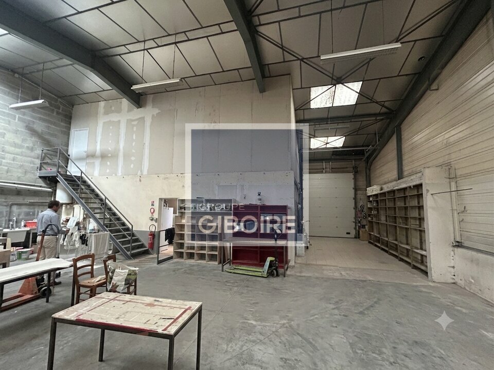 Local d'activites  - CHANTEPIE (35.7255) - 3