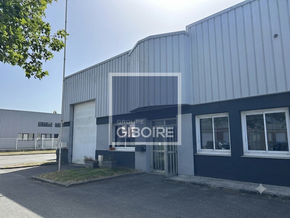 Local d'activites  - CHANTEPIE (35.7253) - 9