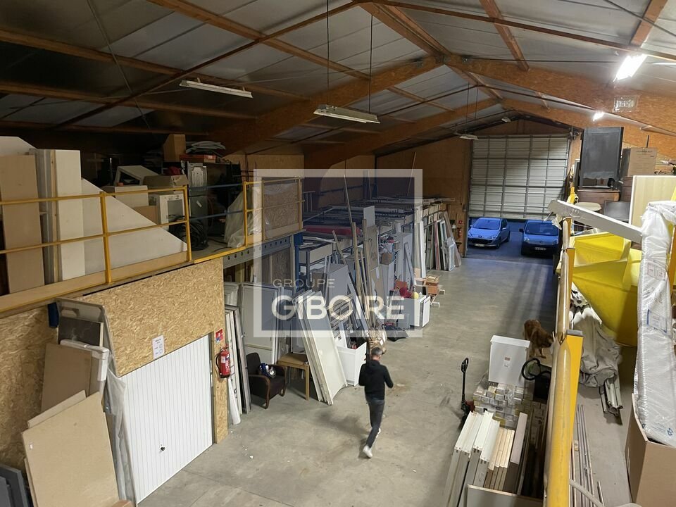 Local d'activites  - BETTON (35.6606) - 4