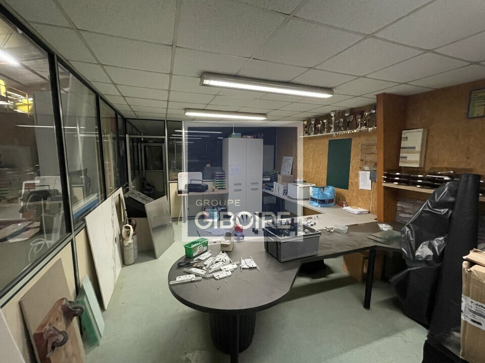Local d'activites  - BETTON (35.6606) - 3