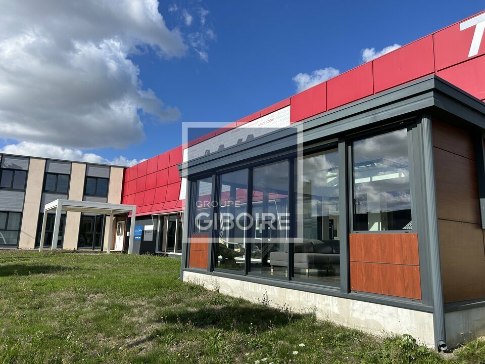 Local d'activites  - LE RHEU (35.7413) - 2