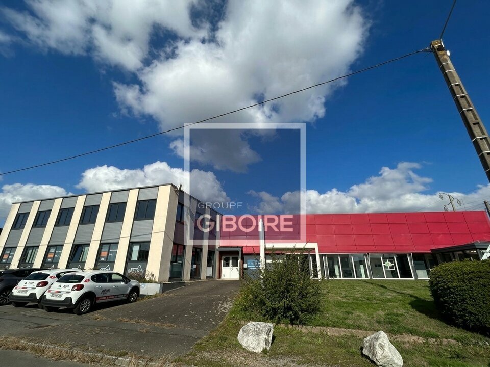 Local d'activites  - LE RHEU (35.7413) - 3