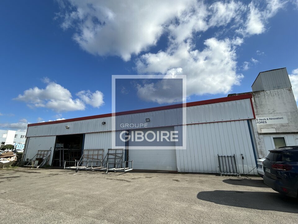 Local d'activites  - LE RHEU (35.7413) - 6