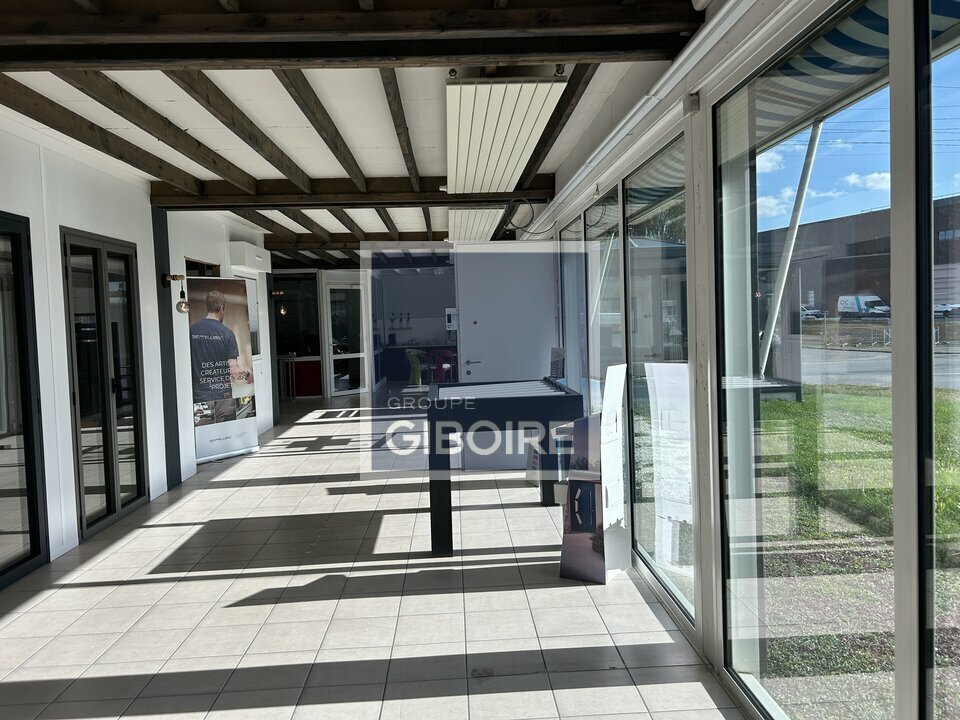 Local d'activites  - LE RHEU (35.7413) - 10