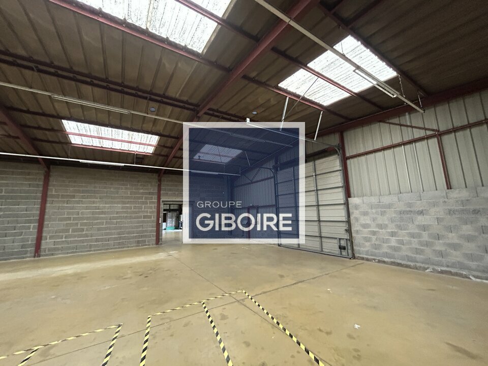 Local d'activites  - VEZIN-LE-COQUET (35.7324) - 8