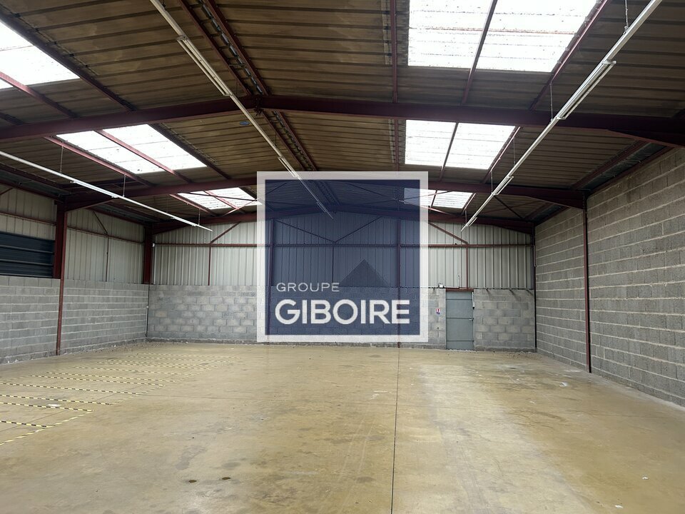 Local d'activites  - VEZIN-LE-COQUET (35.7324) - 9