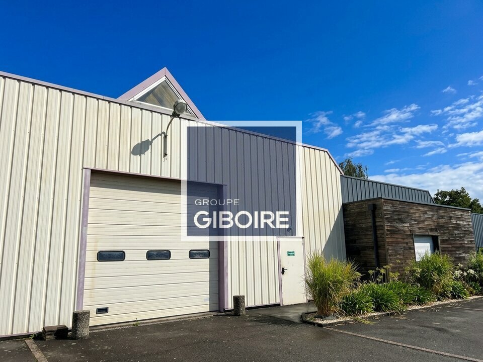 Local d'activites  - VEZIN-LE-COQUET (35.7324) - 2