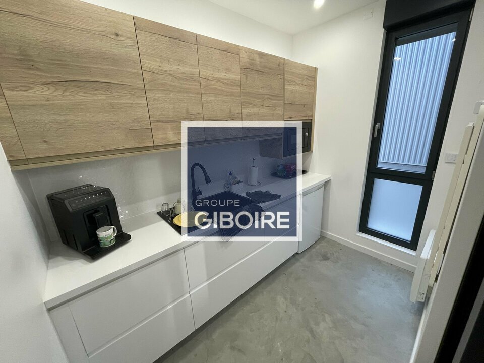 Local d'activites  - SAINT-BARTHLEMY-D'ANJOU (49.017490) - 4