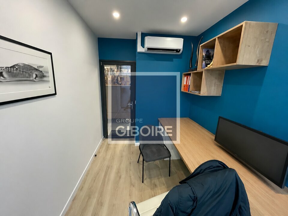 Local d'activites  - SAINT-BARTHLEMY-D'ANJOU (49.017490) - 3