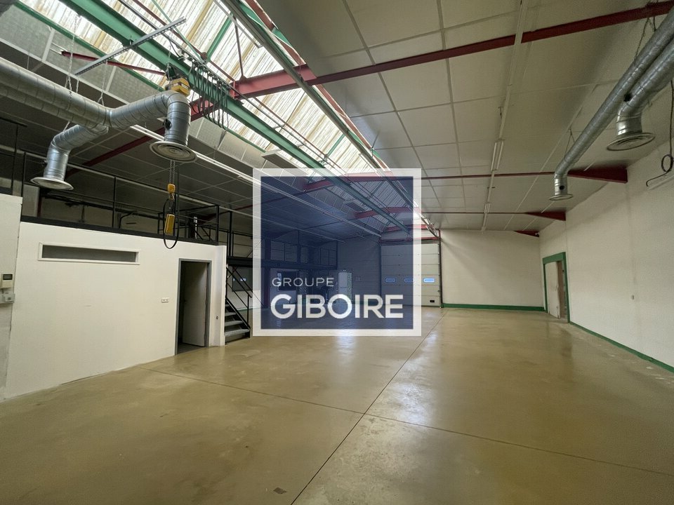 Local d'activites  - VEZIN-LE-COQUET (35.7324) - 10