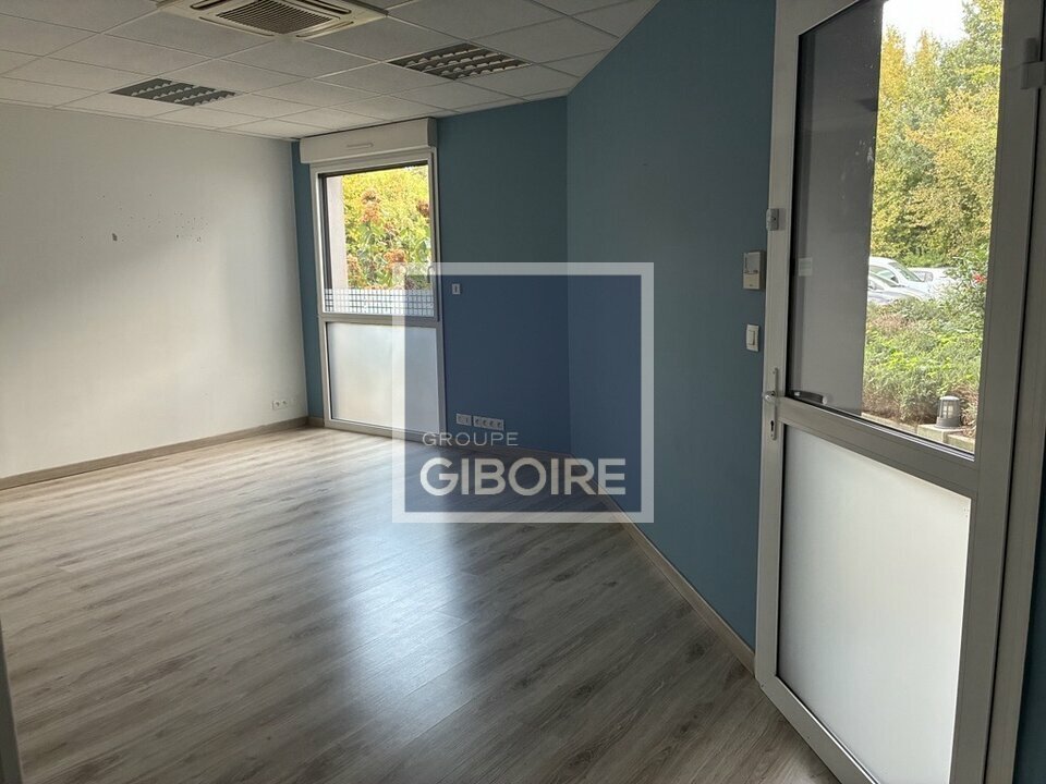 Bureaux  - LE RHEU (35.7376) - 2