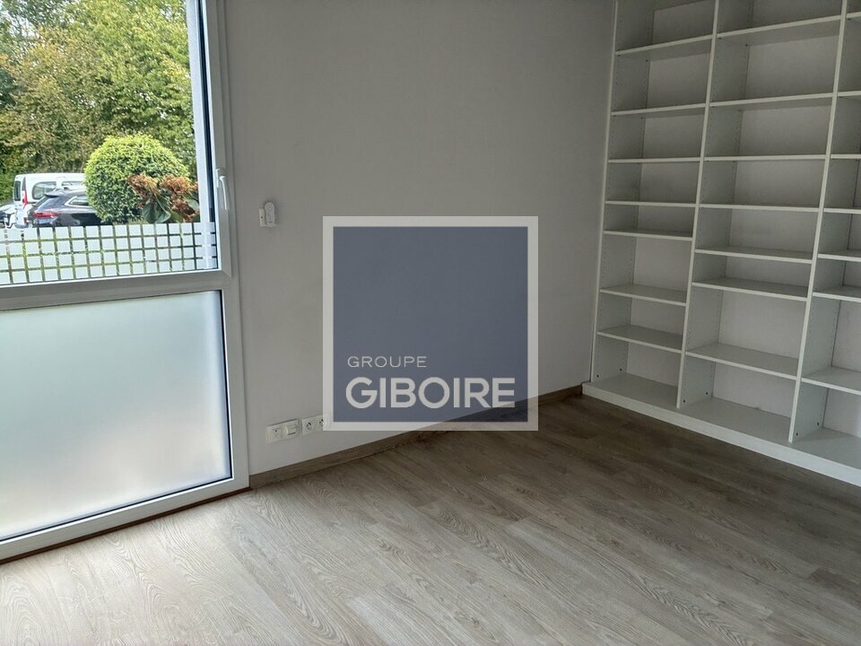Bureaux  - LE RHEU (35.7376) - 5