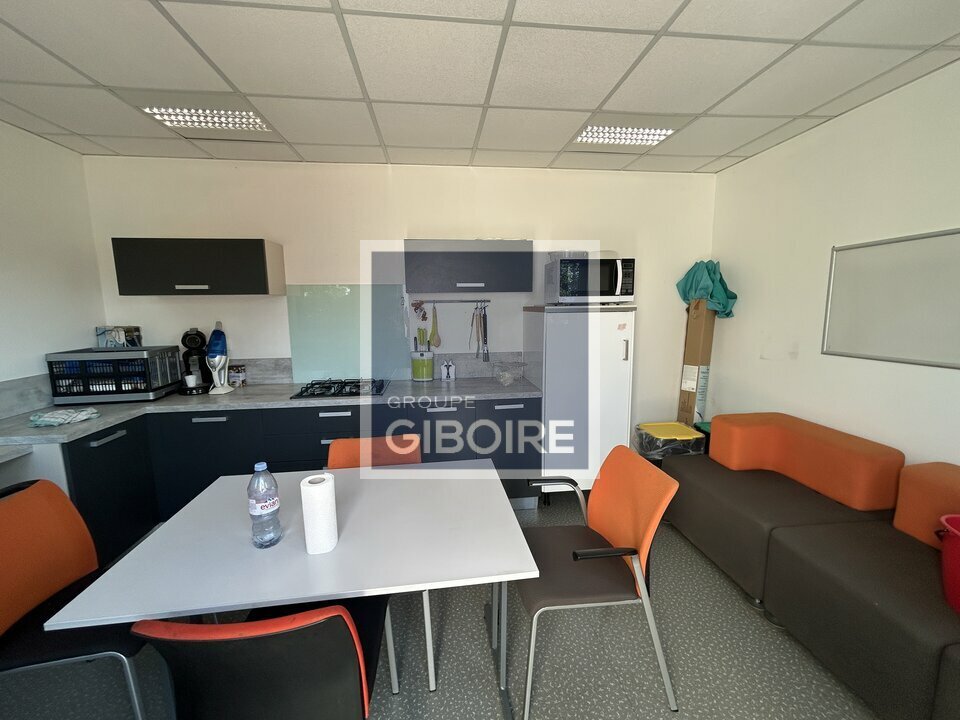 Local d'activites  - SAINT-JACQUES-DE-LA-LANDE (35.7261) - 11