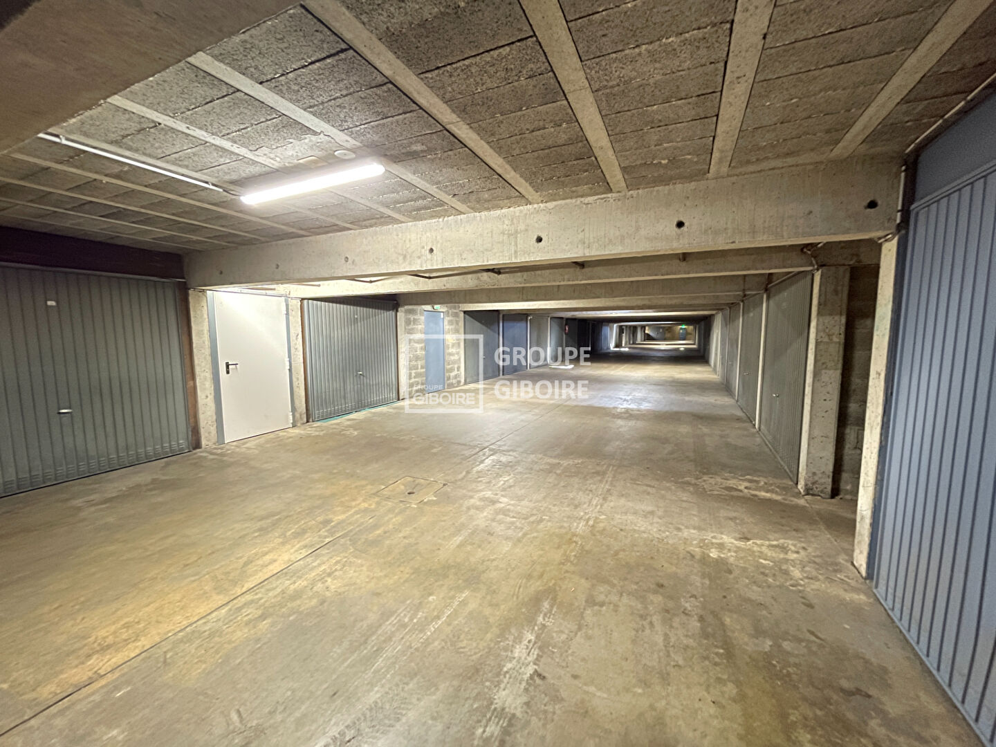 Parking T1  - RENNES (AX26554GE) - 2