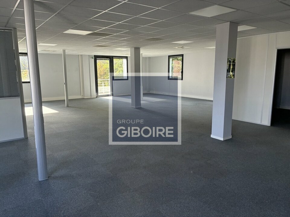 Bureaux  - CHARTRES DE BRETAGNE (35.7418) - 2