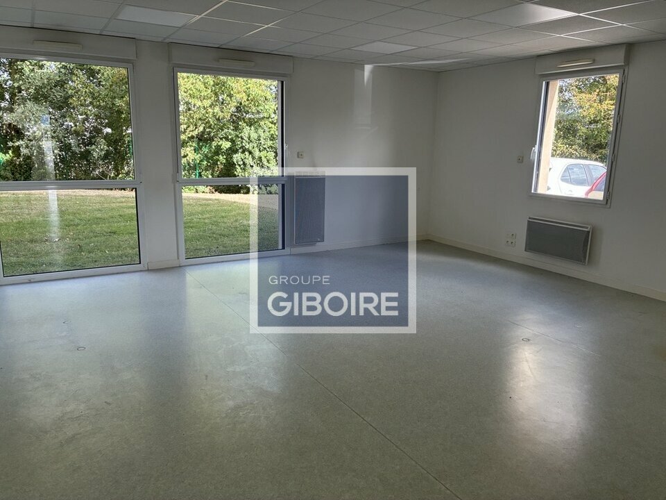 Bureaux  - LE RHEU (35.7357) - 2
