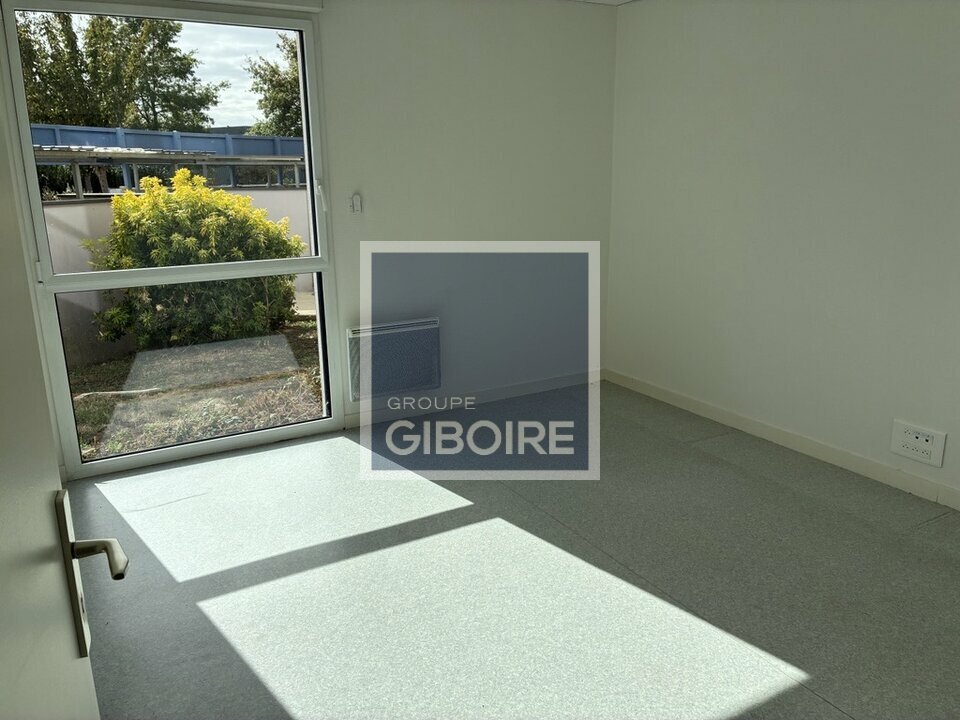 Bureaux  - LE RHEU (35.7356) - 3