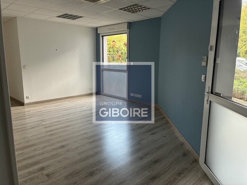 Bureaux  - LE RHEU (35.7375) - 3