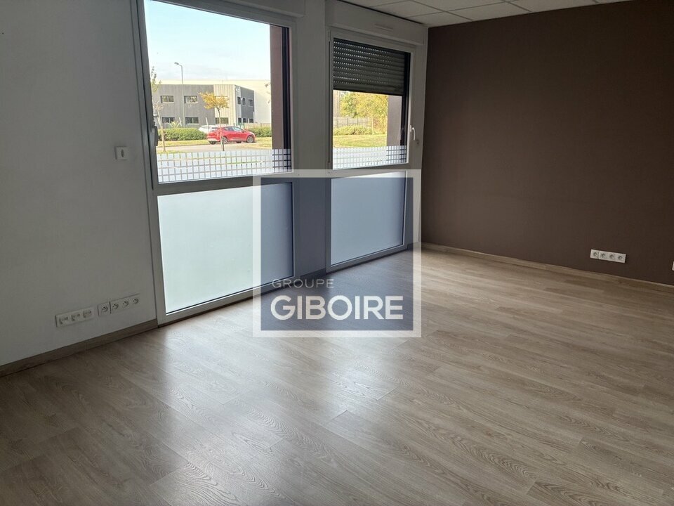 Bureaux  - LE RHEU (35.7375) - 8